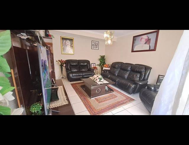 3 BEDROOM TOWNHOUSE FOR SALE IN BRACKENDOWNS